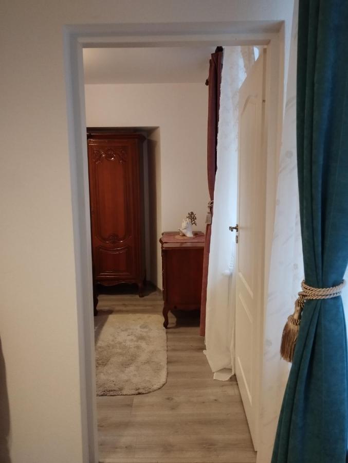 Ultracentral Lala Brasov Bagian luar foto