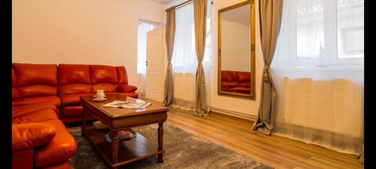 Ultracentral Lala Brasov Bagian luar foto