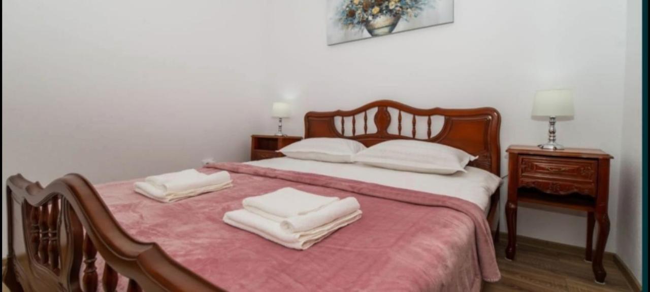 Ultracentral Lala Brasov Bagian luar foto